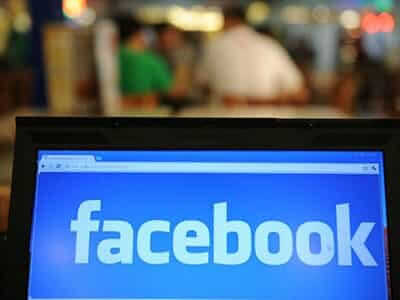 Private messages from 81,000 hacked Facebook accounts for sale